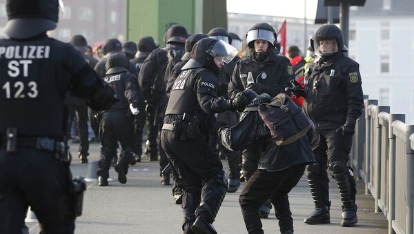 Disturbios en señal de protesta contra la política del BCE - Sputnik Mundo