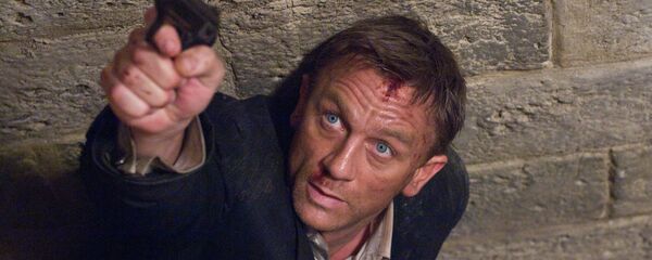 Daniel Craig stars as James Bond 007 in pursuit of an Mi6 traitor in a scene from Quantum of Solace - Sputnik Mundo
