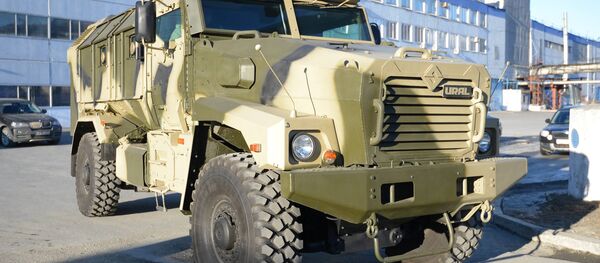 Vehículo blindado Taifún U Vehículo blindado Taifún U - Sputnik Mundo