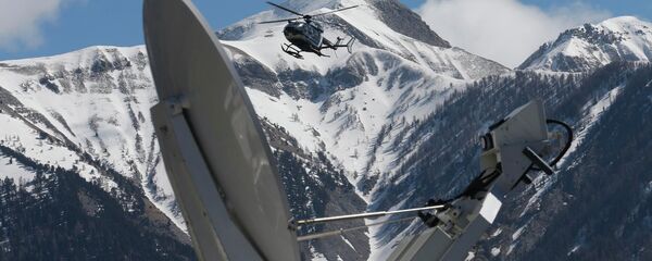 Helicóptero en el lugar del siniestro del avión A320 de Germanwings - Sputnik Mundo