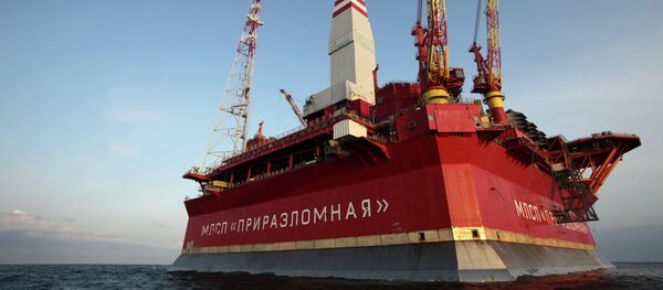 Нефтедобывающая платформа Приразломная в Баренцевом море (архивное фото 25.08.2012) - Sputnik Mundo