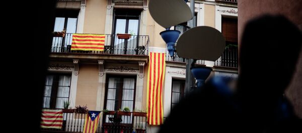 Banderas de Cataluña en Barcelona Banderas de Cataluña en Barcelona - Sputnik Mundo