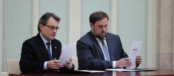 Presidente de Cataluña, Artus Mas (izda.) y líder del partido ERC, Oriol Junqueras (archivo) - Sputnik Mundo