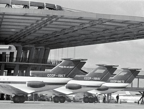 Aviones de la serie Yak, leyenda de la aviación rusa - Sputnik Mundo