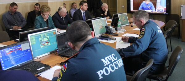 Rescatistas rusos buscan a las víctimas del naufragio de pesquero - Sputnik Mundo