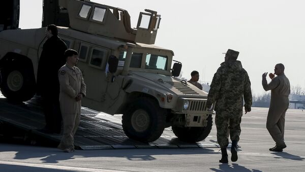 Todoterrenos militares Humvee - Sputnik Mundo