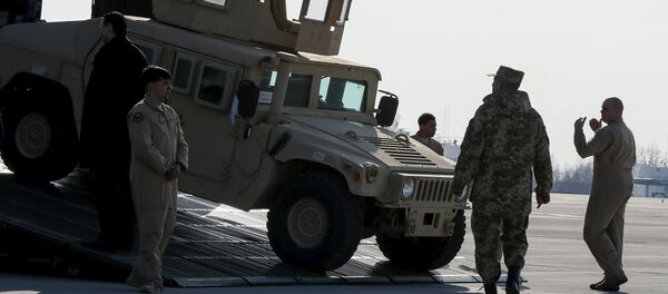 Vehículo estadounidense Humvee suministrado por EEUU a Ucrania - Sputnik Mundo