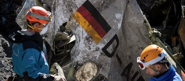 Imágenes inéditas del lugar del siniestro del Airbus A320 - Sputnik Mundo