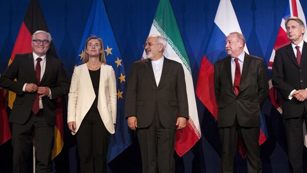 Walter Steinmeier, Federica Mogherini, Javad Zarif, Alexey Karpov y Philip Hammond en Lausana - Sputnik Mundo