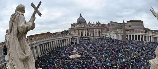 Católicos en Vaticano - Sputnik Mundo