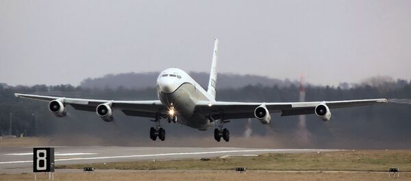 Avión estadounidense OC-135B - Sputnik Mundo