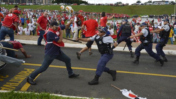 La jornada de lucha sindical en Brasil concluye con 5 detenidos y 8 heridos - Sputnik Mundo