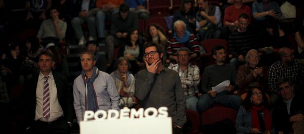 Miembros de Podemos durante los elecciones en Andalucía - Sputnik Mundo