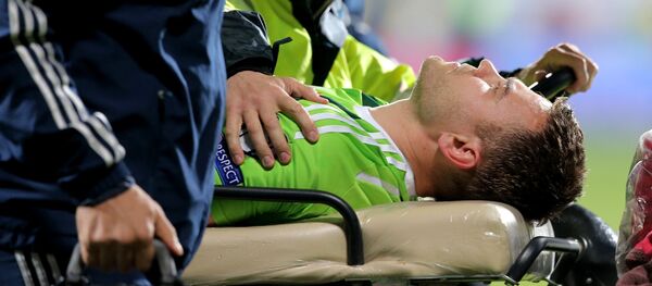 Ígor Akinféyev golpeado por bengala - Sputnik Mundo