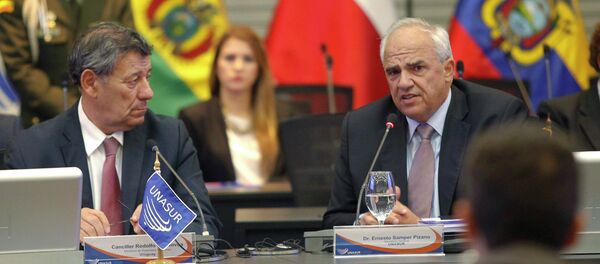 Ernesto Samper, secretario general de la UNASUR (dcha.) - Sputnik Mundo