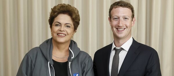 Presidenta de la República de Brasil Dilma Rousseff, y creador de la red social Facebook Mark Zuckerberg - Sputnik Mundo