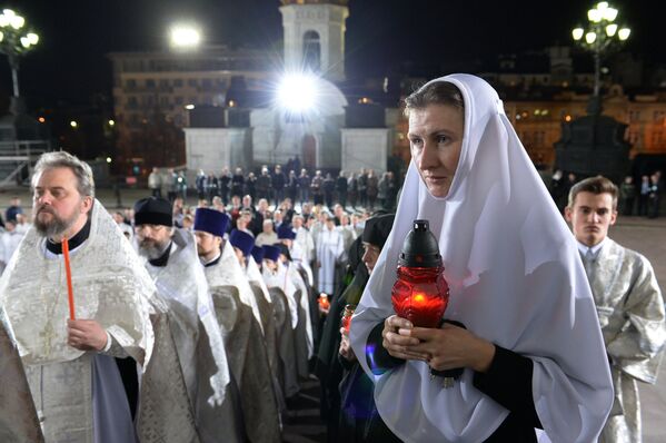 Los cristianos ortodoxos celebran la preclara fiesta de la Pascua - Sputnik Mundo