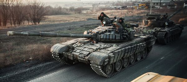 Tanque de milicianos de Donbás - Sputnik Mundo