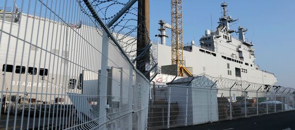 Portahelicópteros de la clase Mistral, el Vladivostok, en el astillero de Saint-Nazaire, Francia - Sputnik Mundo