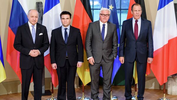 Ministro de Exteriores de Francia Laurent Fabius, ministro de Exteriores de Ucrania Pavló Klimkin, ministro de Exteriores de Alemania Frank-Walter Steinmeier y ministro de Exteriores de Rusia Serguéi Lavrov - Sputnik Mundo