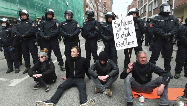 Opponents of the G7 foreign ministers meeting protest in the centre of the northern German city of Luebeck - Sputnik Mundo