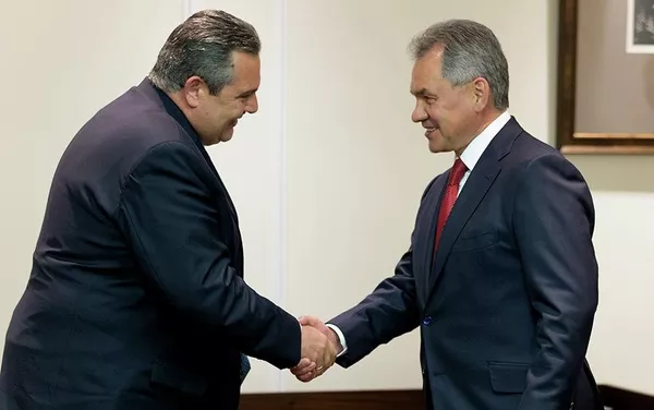 Ministro de Defensa de Grecia, Panos Kamenos y ministro de Defensa de Rusia, Serguéi Shoigú Ministro de Defensa de Grecia, Panos Kamenos y ministro de Defensa de Rusia, Serguéi Shoigú - Sputnik Mundo