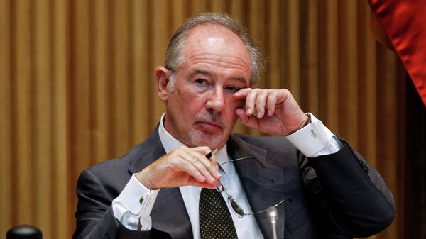 Rodrigo Rato, former chairman of Spanish bank Bankia and Spain's former Deputy Prime Minister gestures during a parliamentary hearing at the Spanish Parliament, in Madrid - Sputnik Mundo