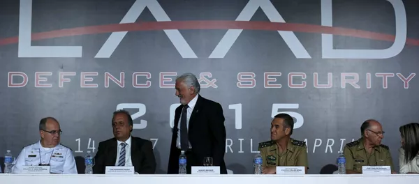 Ministro de Defensa de Brasil Jaques Wagner en la feria LAAD Defense & Security 2015 Ministro de Defensa de Brasil Jaques Wagner en la feria LAAD Defense & Security 2015 - Sputnik Mundo