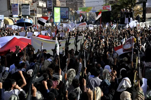 Protestas en Saná contra la resolución de la ONU sobre Yemen Protestas en Saná contra la resolución de la ONU sobre Yemen - Sputnik Mundo