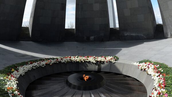 Monumento dedicado a víctimas del genocidio armenio, Tsitsernakaberd - Sputnik Mundo