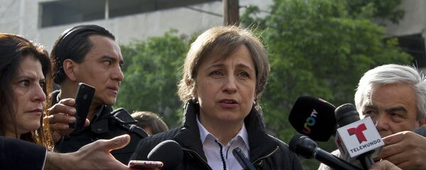 Mexican journalist Carmen Aristegui speaks to the press in Mexico City on March 16, 2015 a day after being fire - Sputnik Mundo