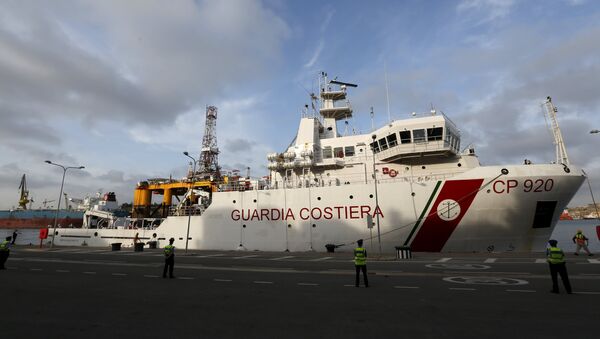 La Guardia Costera italiana rescata a más de 6.000 inmigrantes en 48 horas - Sputnik Mundo