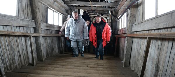 Vice primer ministro de Rusia, Dmitri Rogozin y ministro de Desarrollo Económico de Rusia,  Alexei Uliukáev en Barentsburg (archipiélago de Spitsbergen) - Sputnik Mundo
