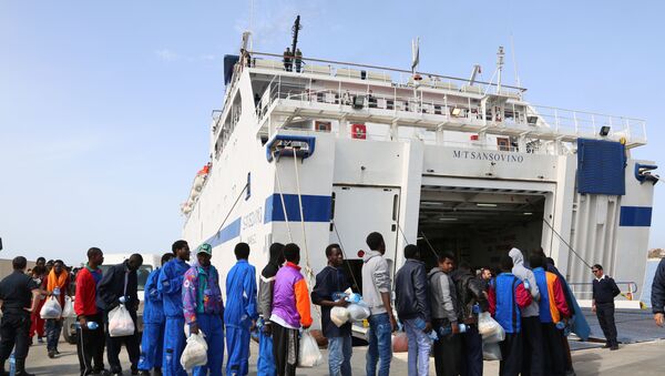 Naufragio del ferry en el Mediterráneo - Sputnik Mundo