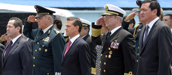 Presidente Enrique Peña Nieto en las conmemoraciones del Centenario de la Fuerza Aérea Mexicana Presidente Enrique Peña Nieto en las conmemoraciones del Centenario de la Fuerza Aérea Mexicana - Sputnik Mundo