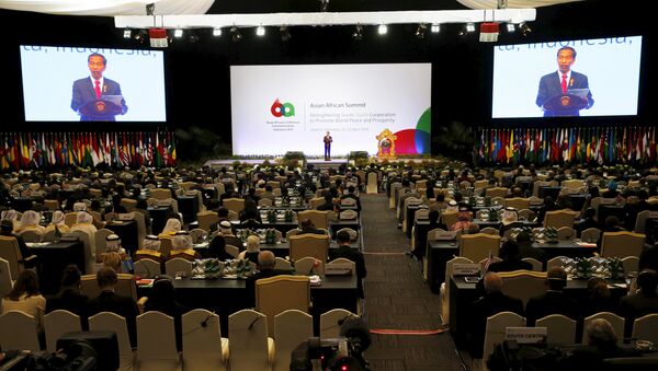 Joko Widodo, presidente de Indonesia, durante el Foro Empresarial Asia-África en Yakarta - Sputnik Mundo