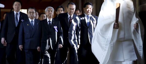 Tres ministras japonesas han visitado el templo de Yasukuni - Sputnik Mundo