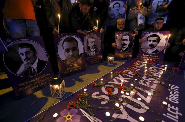 Velas en memoria de las víctimas del genocidio armenio - Sputnik Mundo