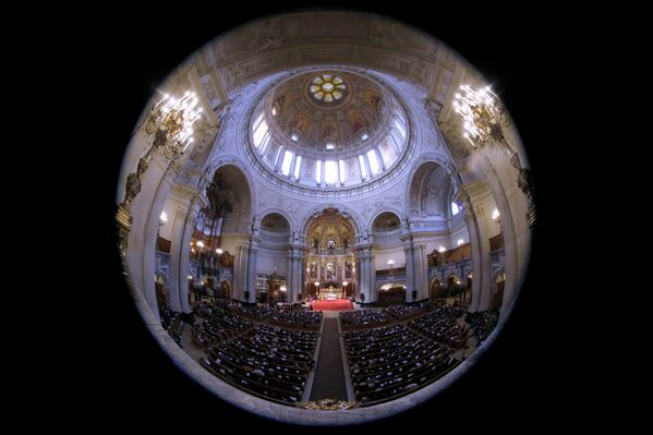 Velas en memoria de las víctimas del genocidio armenio - Sputnik Mundo