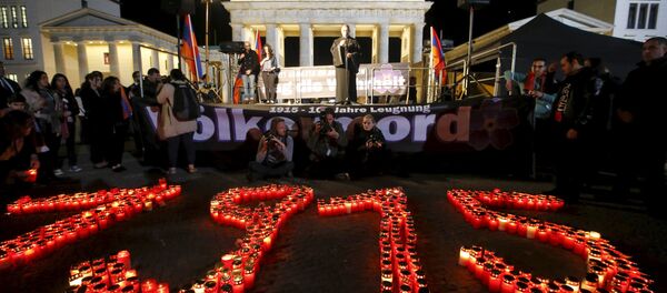 Velas en memoria de las víctimas del genocidio armenio - Sputnik Mundo