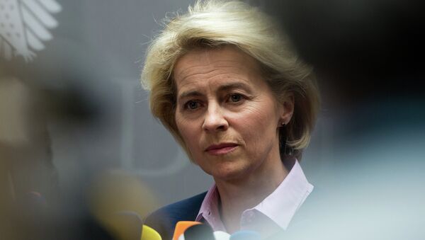 Ursula von der Leyen, ministra de Defensa de Alemania - Sputnik Mundo