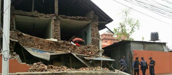 Edificio destruido por el terremoto en Nepal - Sputnik Mundo