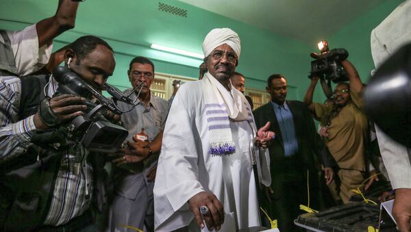 Omar al Bashir, presidente de Sudán en ejercicio Omar al Bashir, presidente de Sudán en ejercicio - Sputnik Mundo
