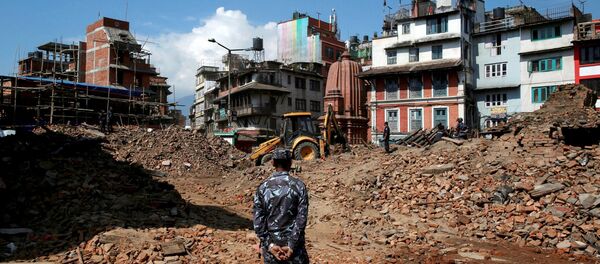 Nepal eleva a más de 4.100 el número de muertos por el terremoto - Sputnik Mundo