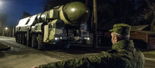 Misil balístico intercontinental RS-12M Topol - Sputnik Mundo