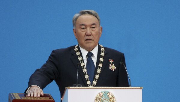 Kazakh President Nursultan Nazarbayev attends his inauguration ceremony in Astana April 29, 2015. Kazakh President Nursultan Nazarbayev attends his inauguration ceremony in Astana April 29, 2015. - Sputnik Mundo