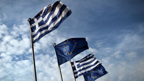 Banderas de Grecia y la UE - Sputnik Mundo