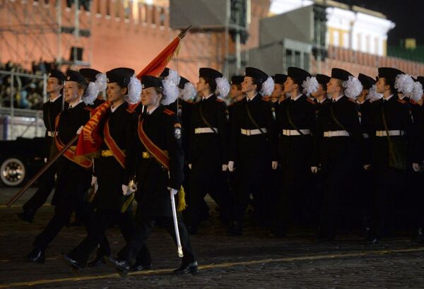 Primer ensayo nocturno del Desfile de la Victoria en Moscú - Sputnik Mundo