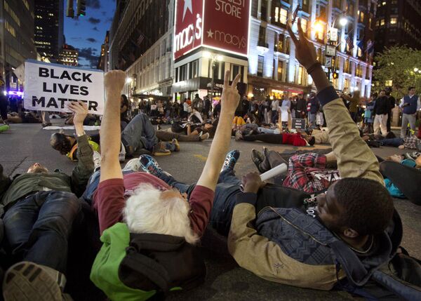 Protestas en EEUU contra violencia policial - Sputnik Mundo