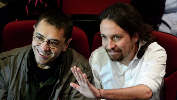 Juan Carlos Monedero y Pablo Iglesias (Archivo) - Sputnik Mundo